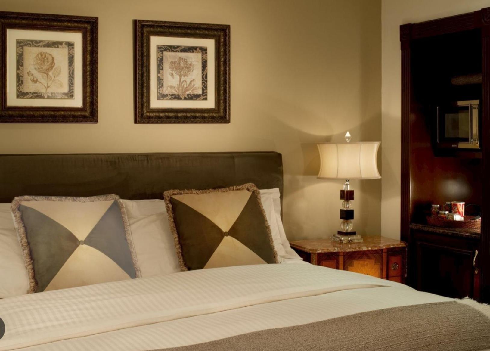 Empress Madani Palace Hotel Surrey Kültér fotó