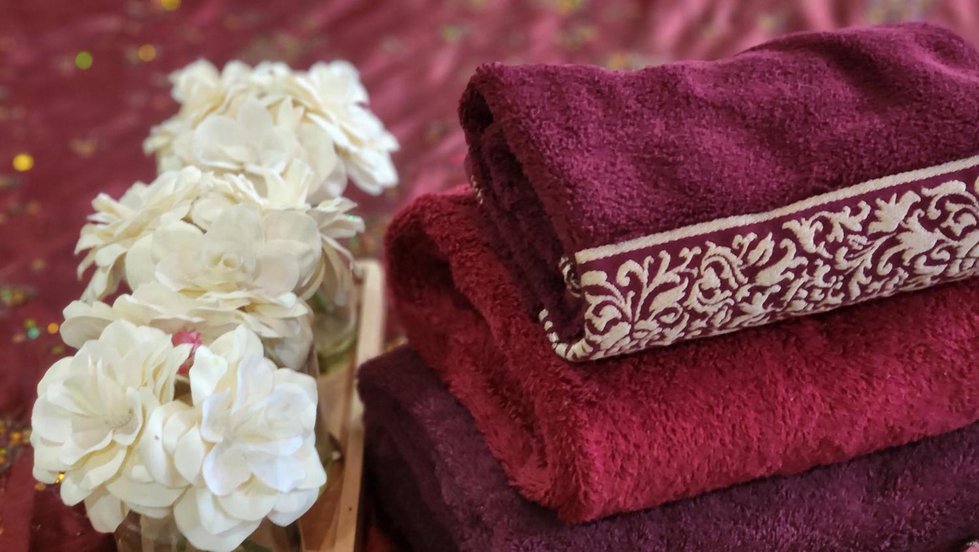 Empress Madani Palace Hotel Surrey Kültér fotó