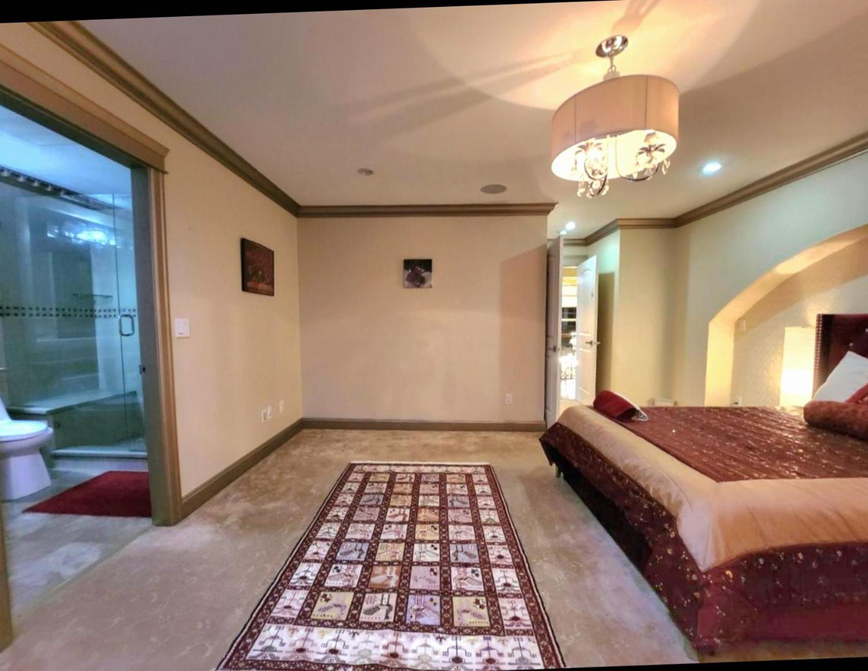 Empress Madani Palace Hotel Surrey Kültér fotó