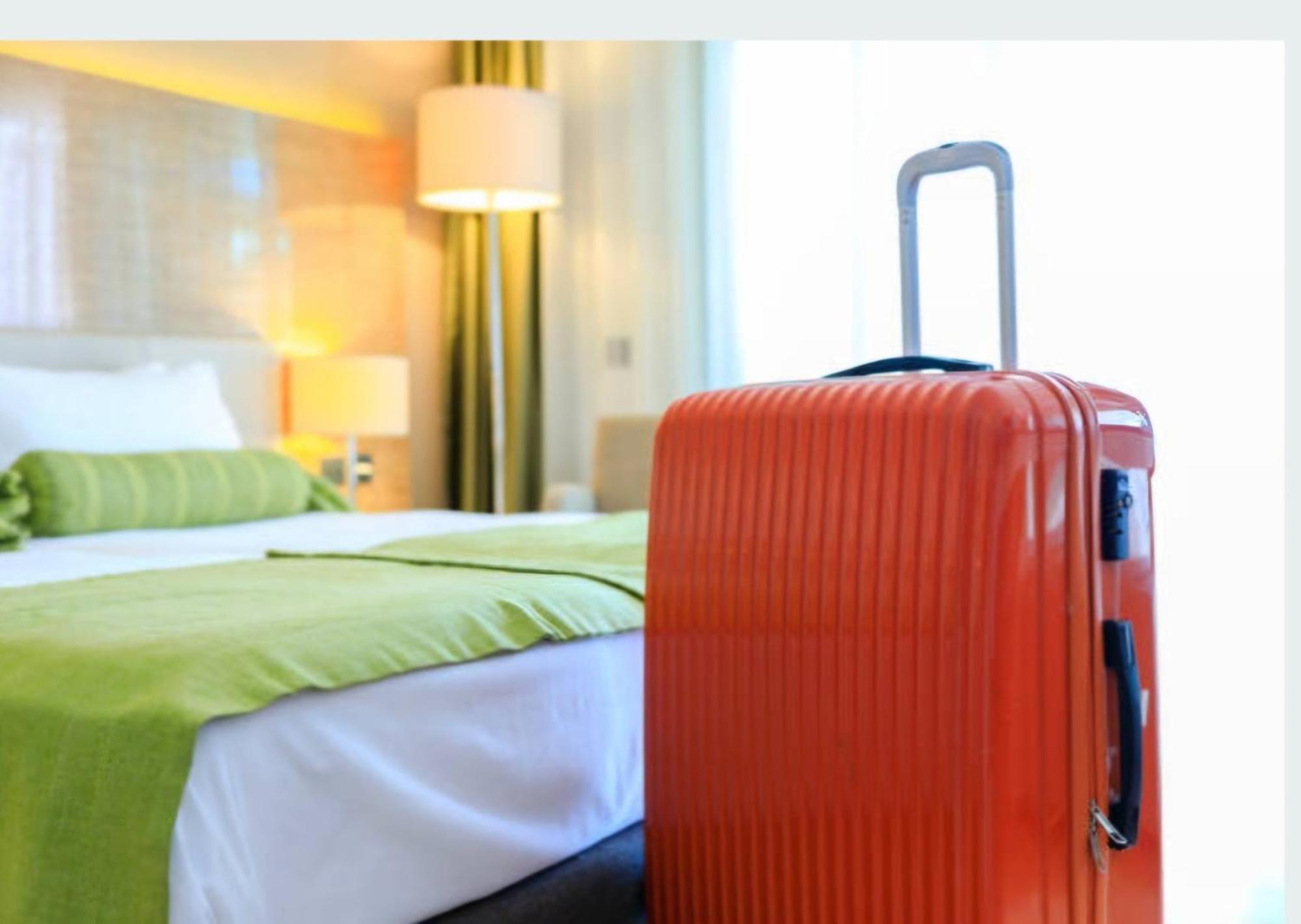 Empress Madani Palace Hotel Surrey Kültér fotó